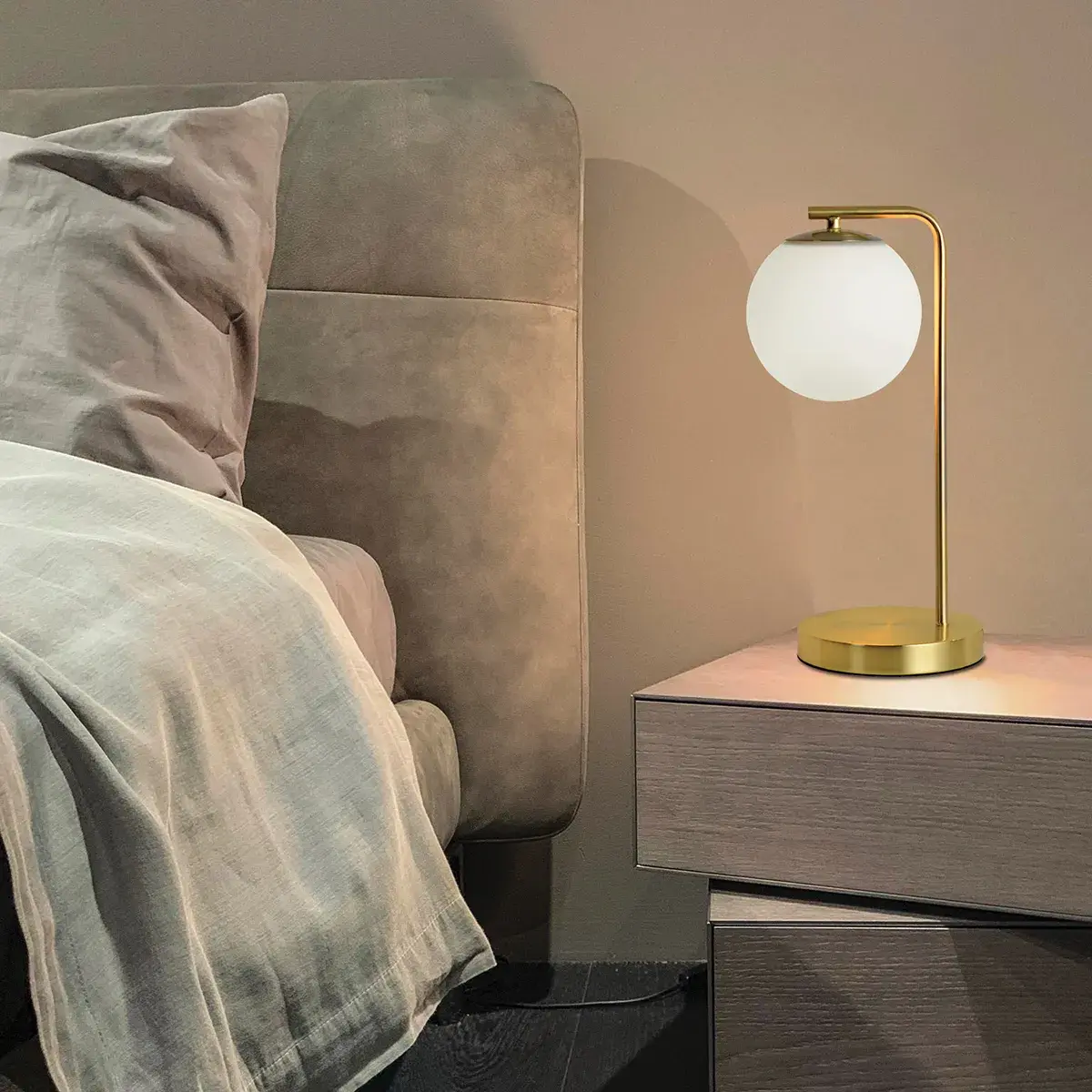 Cover foto voor De juiste bedlamp kiezen